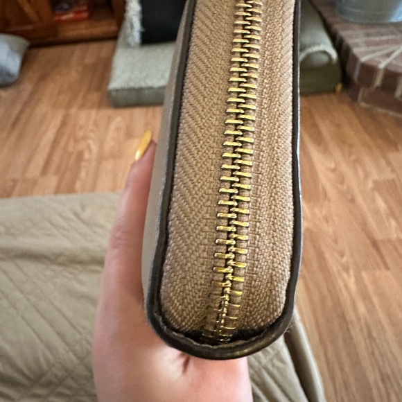 Michael Kors Tan Leather Wallet - Picture 5 of 14